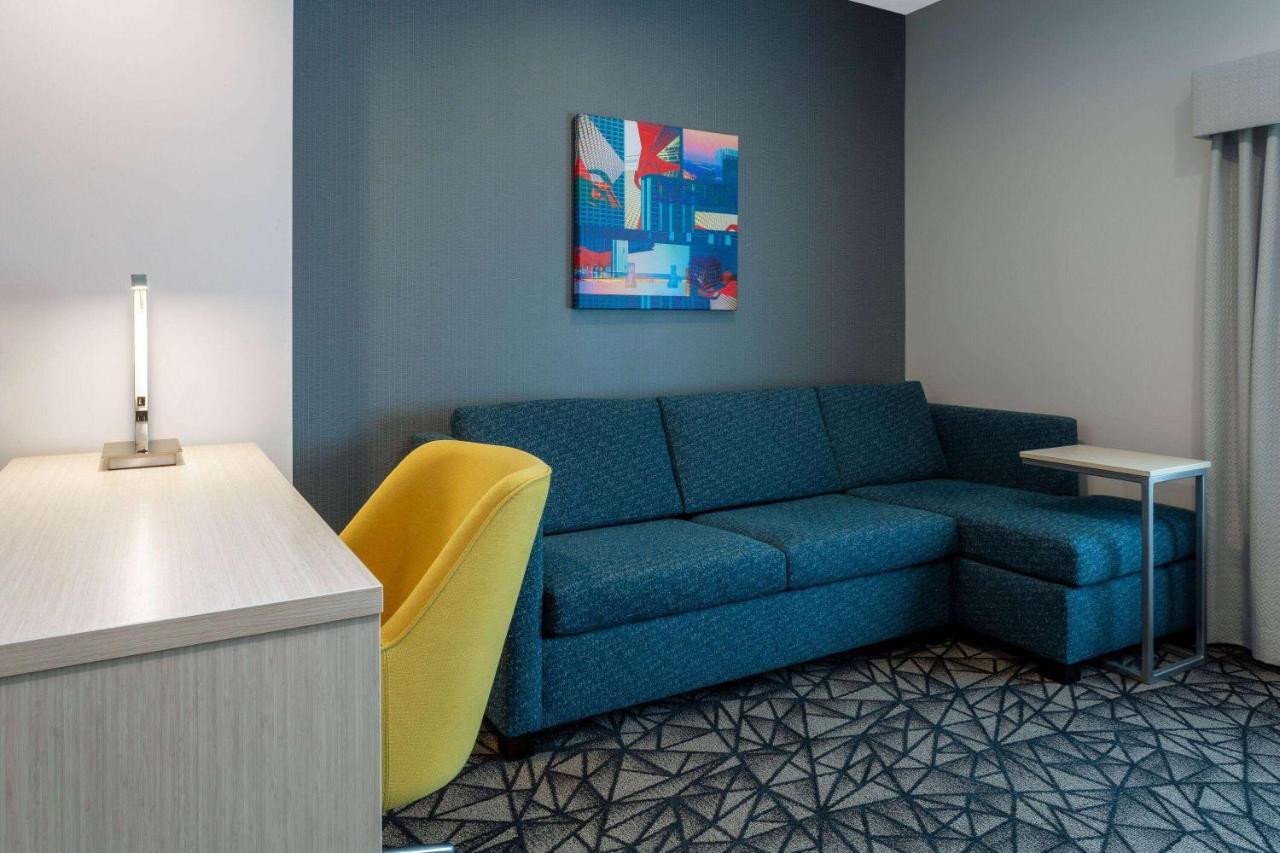 La Quinta Inn & Suites By Wyndham Shorewood Exterior foto